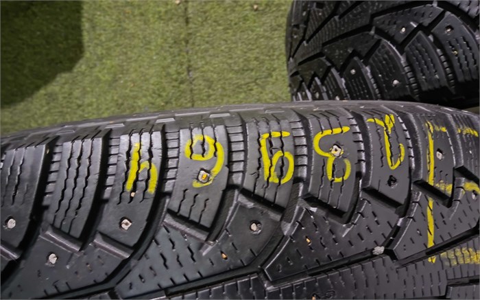 Пара шин зима R17 Nokian 225х65 23964