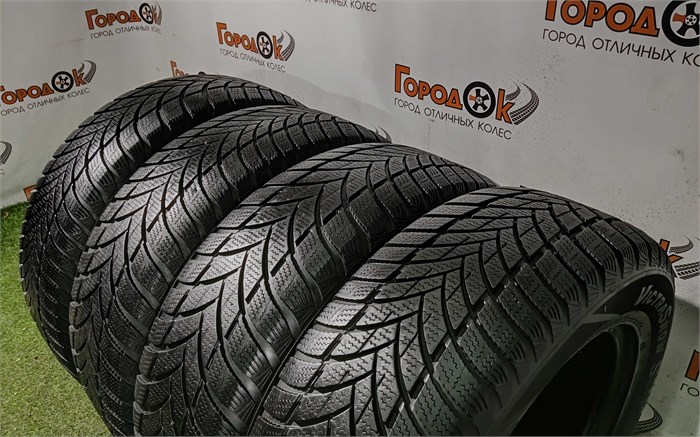 К-кт шин липучка  R17 Maxxis 235х60 24032